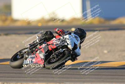 media/Nov-19-2023-CVMA (Sun) [[1f3d1b7ccb]]/Race 17 Amateur Supersport Middleweight/